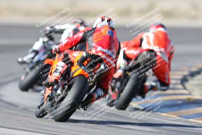 media/Dec-01-2025-Moto Forza (Mon) [[2daa91e15f]]/1-Advanced Group/Session 2 Turn 11 Backside/